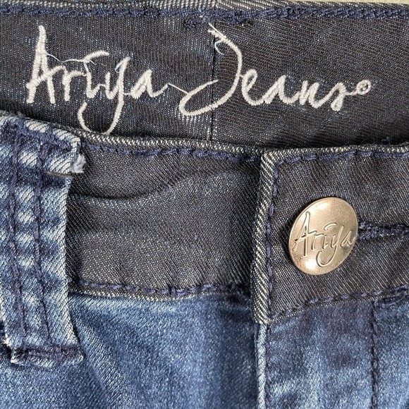 Ariya Distressed Skinny Cut Low Rise Stylish Trendy Women's Jeans Size 7/8 - Picture 4 of 12